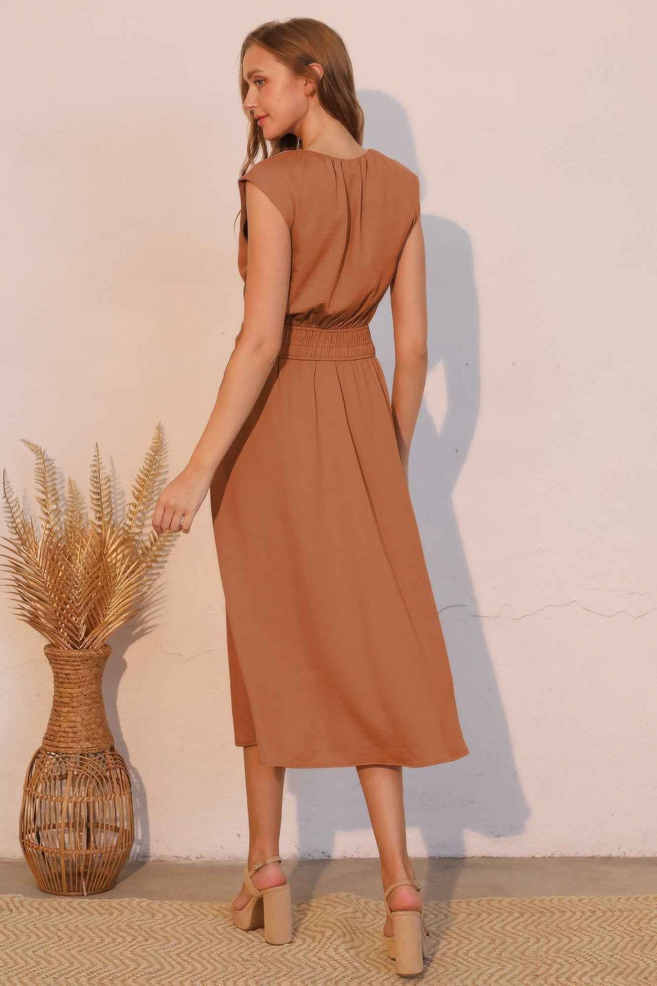 Matte Crepe Ruched Elastic Midi Dress