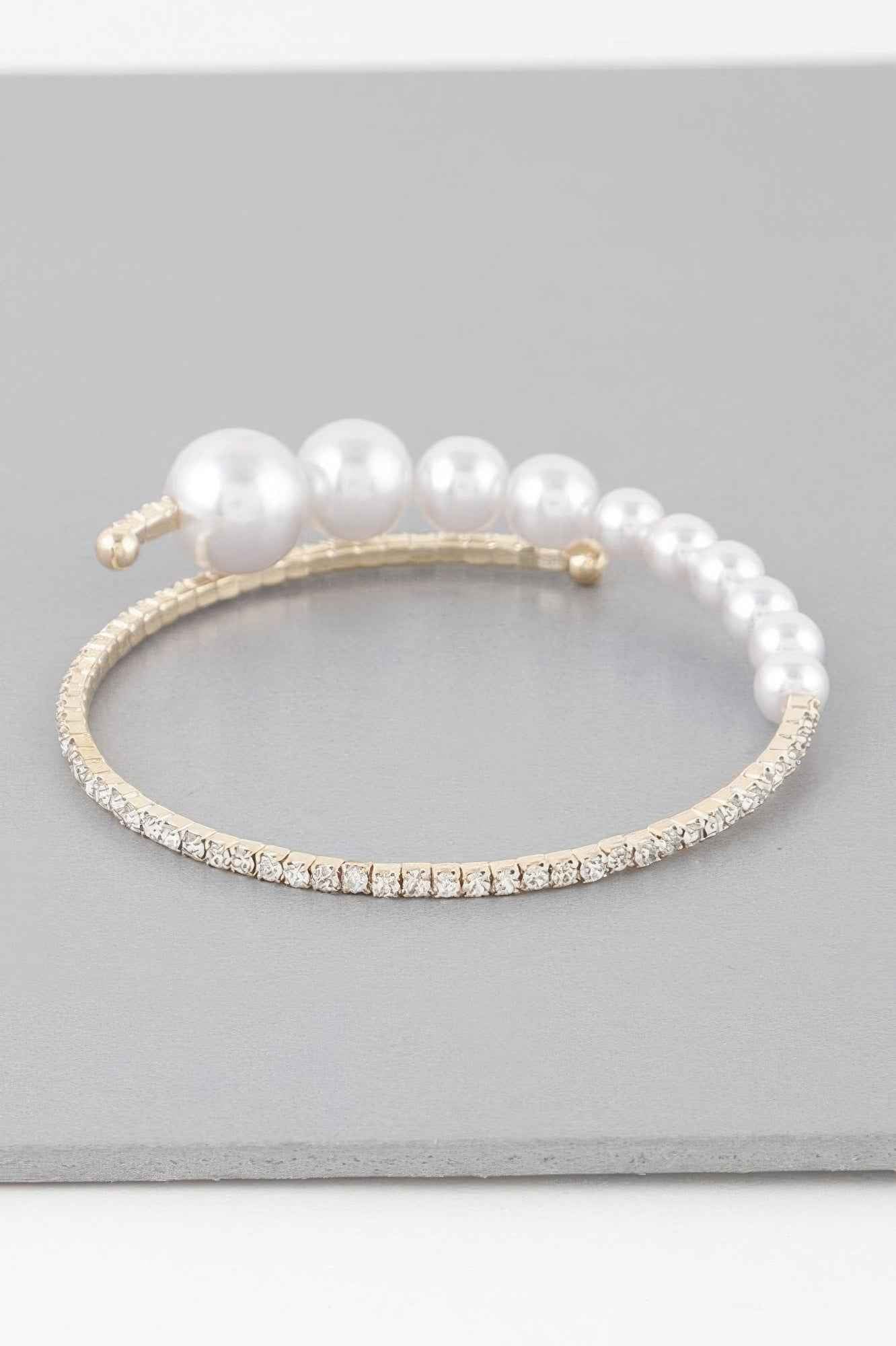Gradual Pearl Jeweled Bracelet